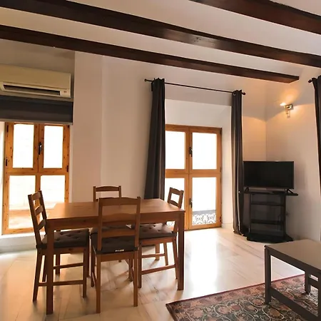 Apartamento Duplex En El Carmen 1 *